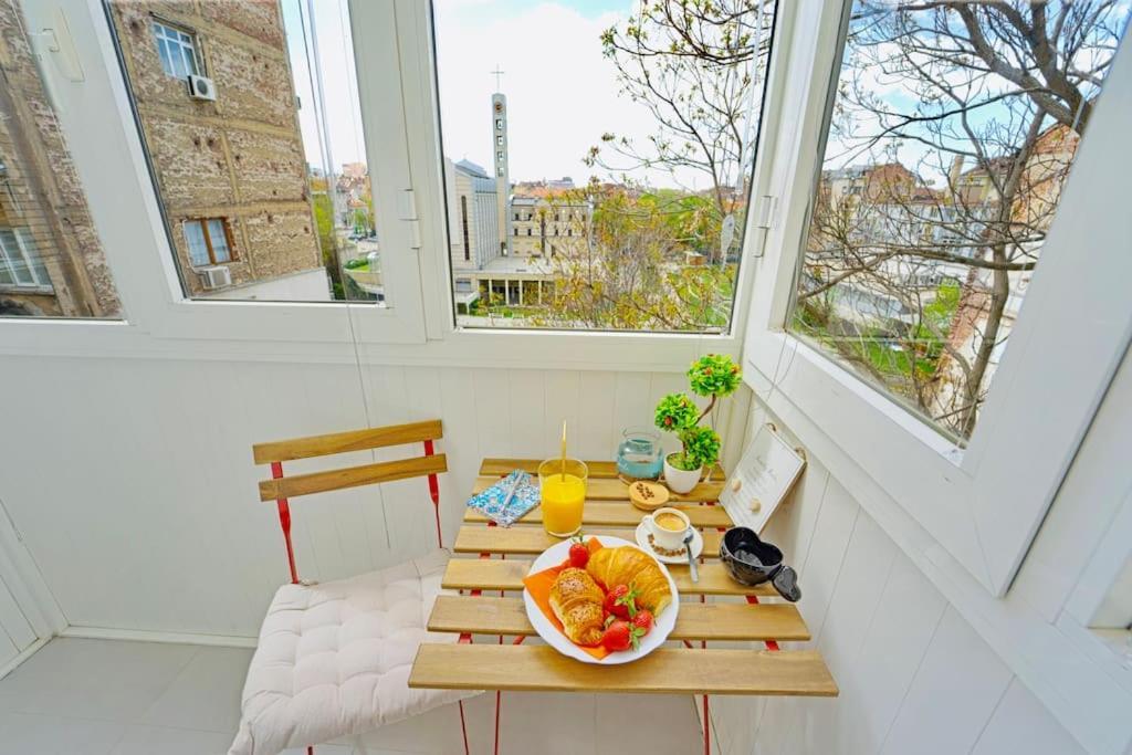 Cozy 1-Bedroom Flat In The Very Center Of 소피아 외부 사진