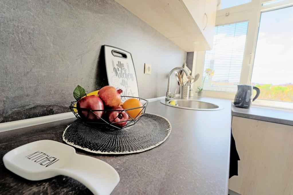 Cozy 1-Bedroom Flat In The Very Center Of 소피아 외부 사진