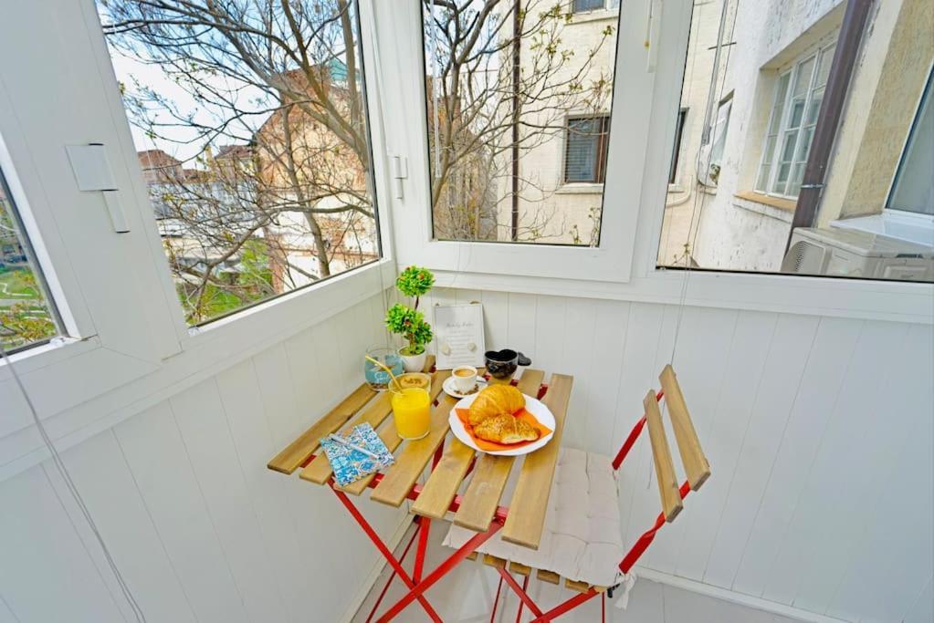Cozy 1-Bedroom Flat In The Very Center Of 소피아 외부 사진