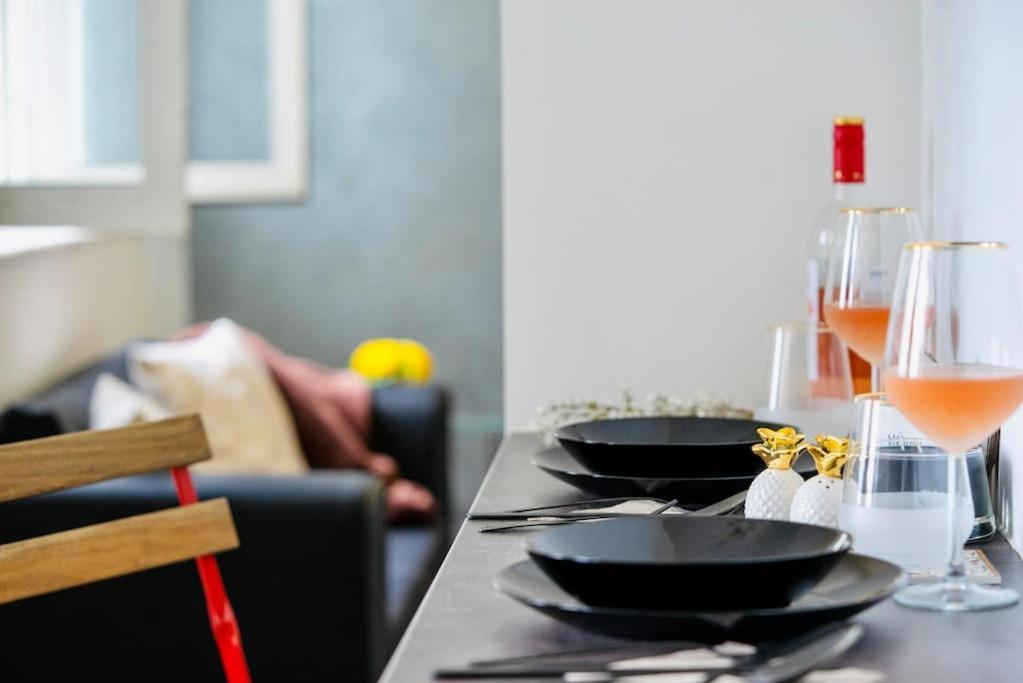 Cozy 1-Bedroom Flat In The Very Center Of 소피아 외부 사진